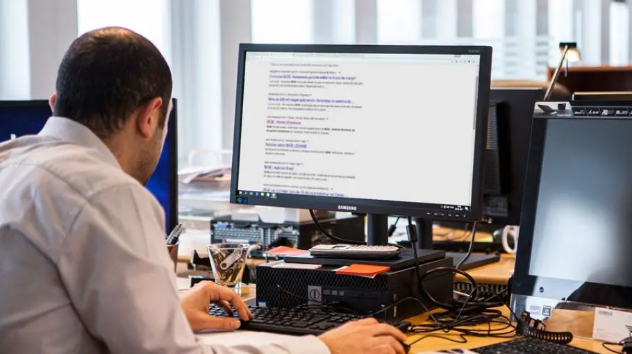 Setor de serviços cresce 0,7% em agosto, acima do esperado pelo mercado
